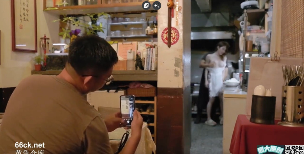 Onlyfans (Leak) - (2 Videos) - Yui Xin. A Helpless Wife Busy In The Restaurant Kitchen.